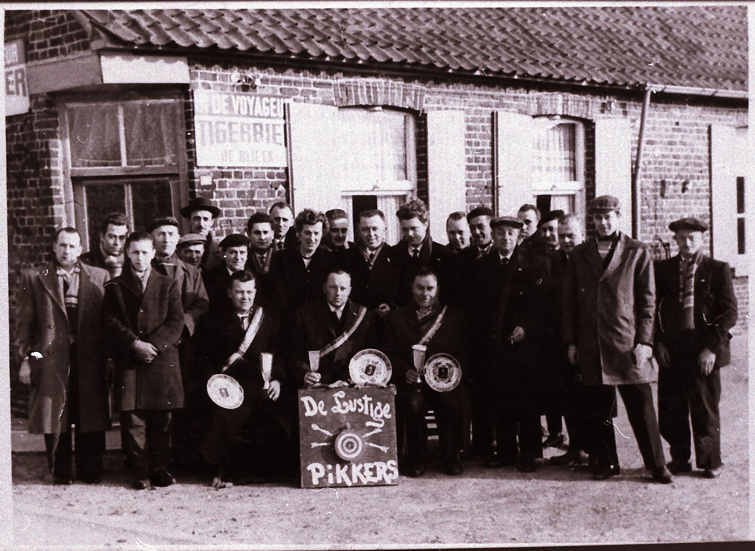 De heemkring Liedengehem op “kroegentocht”