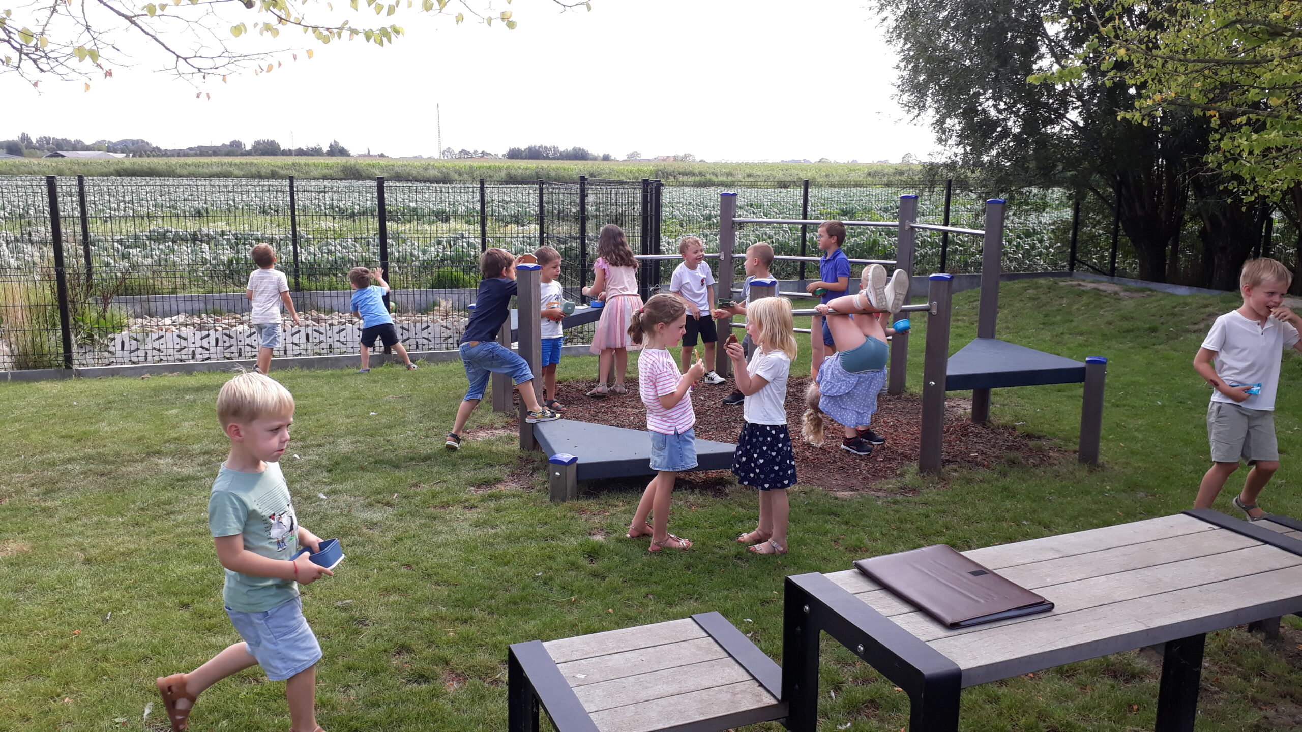 Eerste schooldag verloopt opperbest in basisschool De Binding in Rollegem-Kapelle