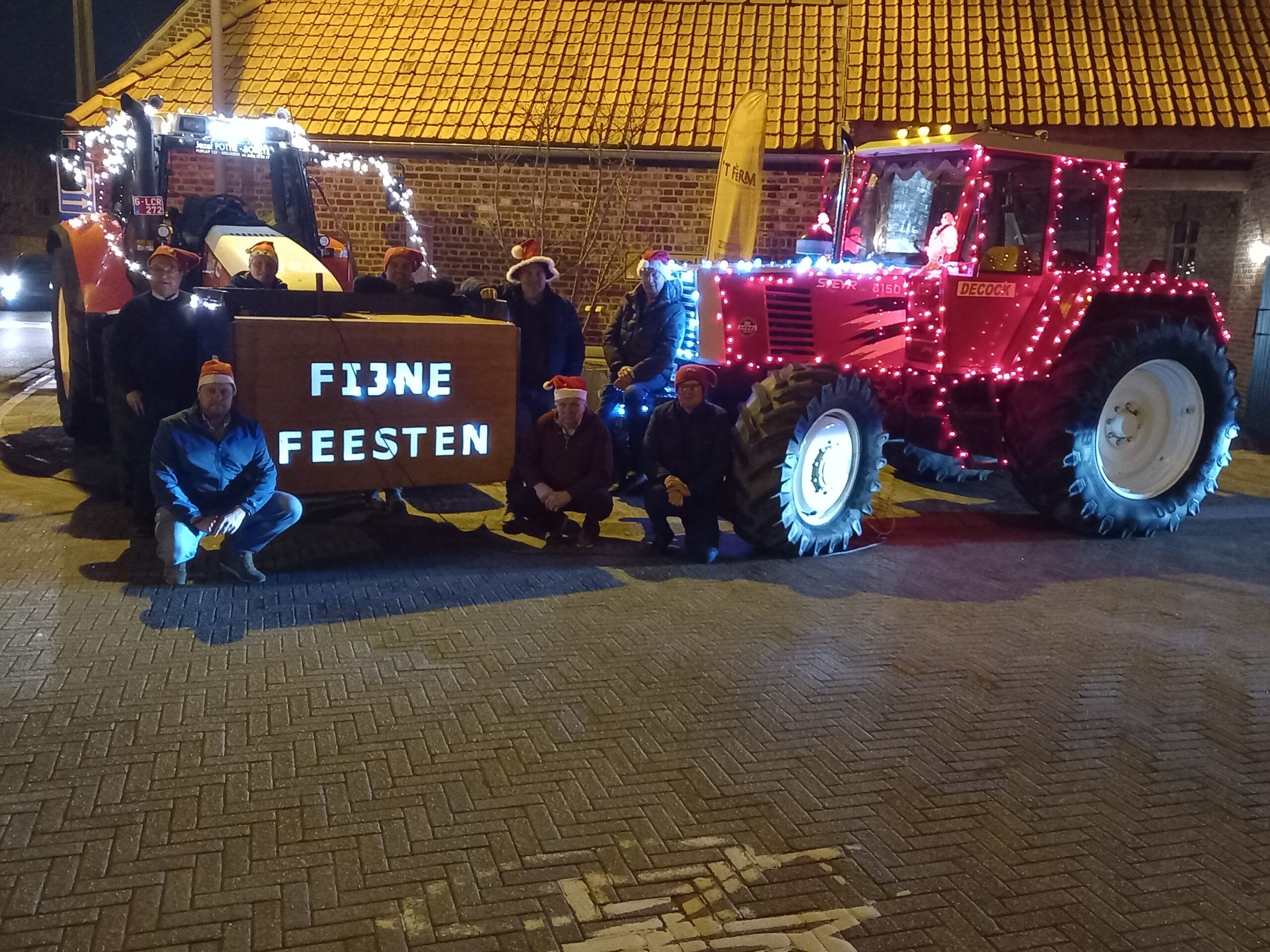 Landelijke Gilde Rollegem-Kapelle met de tractorlichtjesparade alweer een voltreffer!
