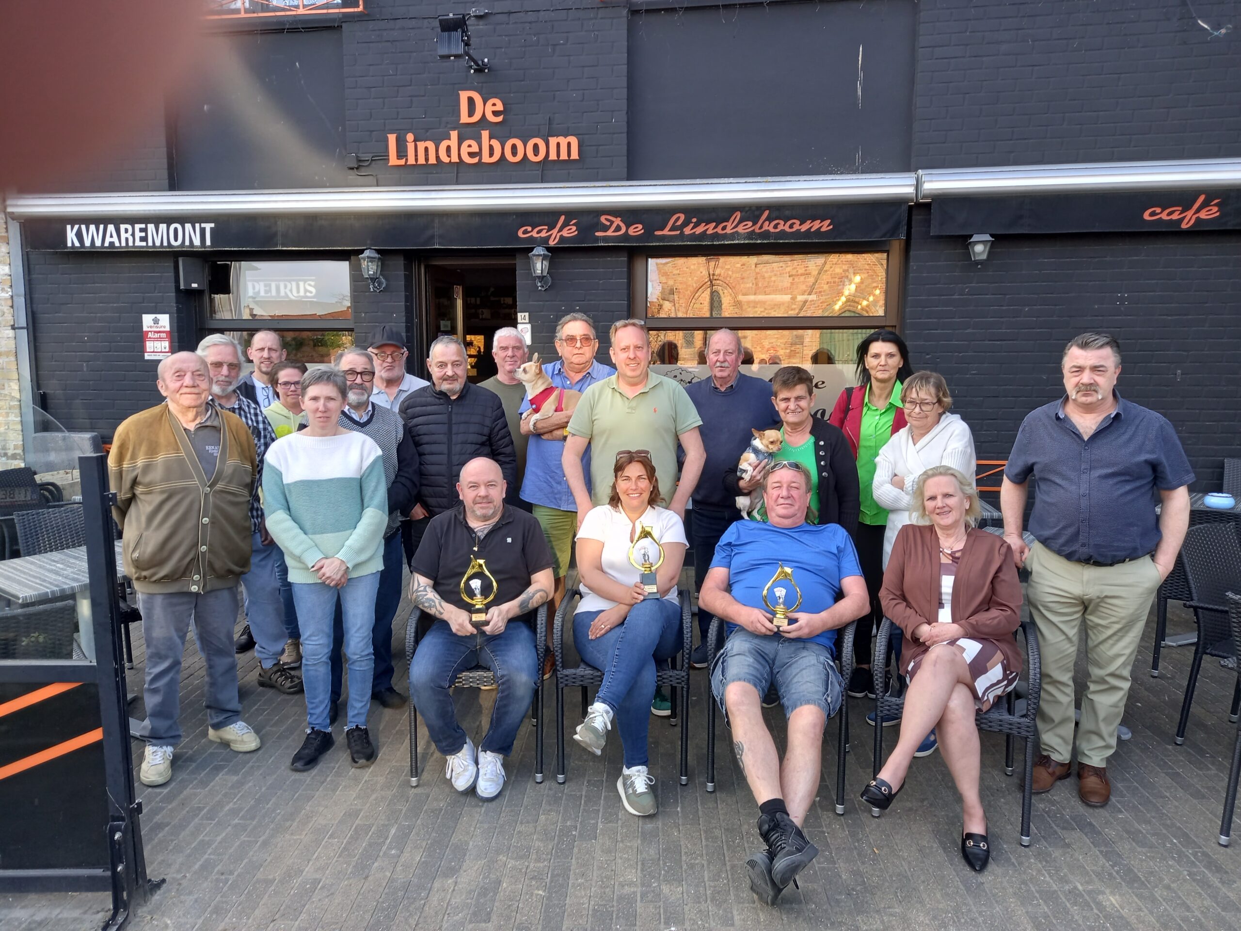 De Lindeboomkaarters vieren hun kampioenen