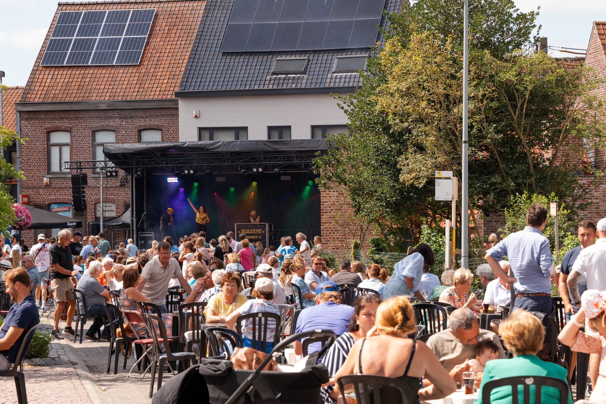 Opnieuw “Plein op stelten” in Rollegem-Kapelle